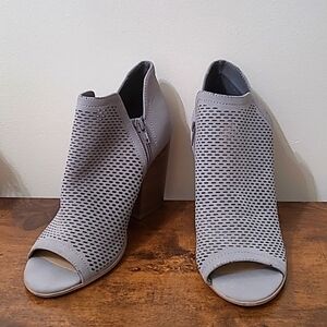 Soda Women's Gray Peep-Toe Ankle Boots Size 8